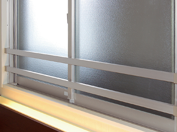 転落防止　窓手摺